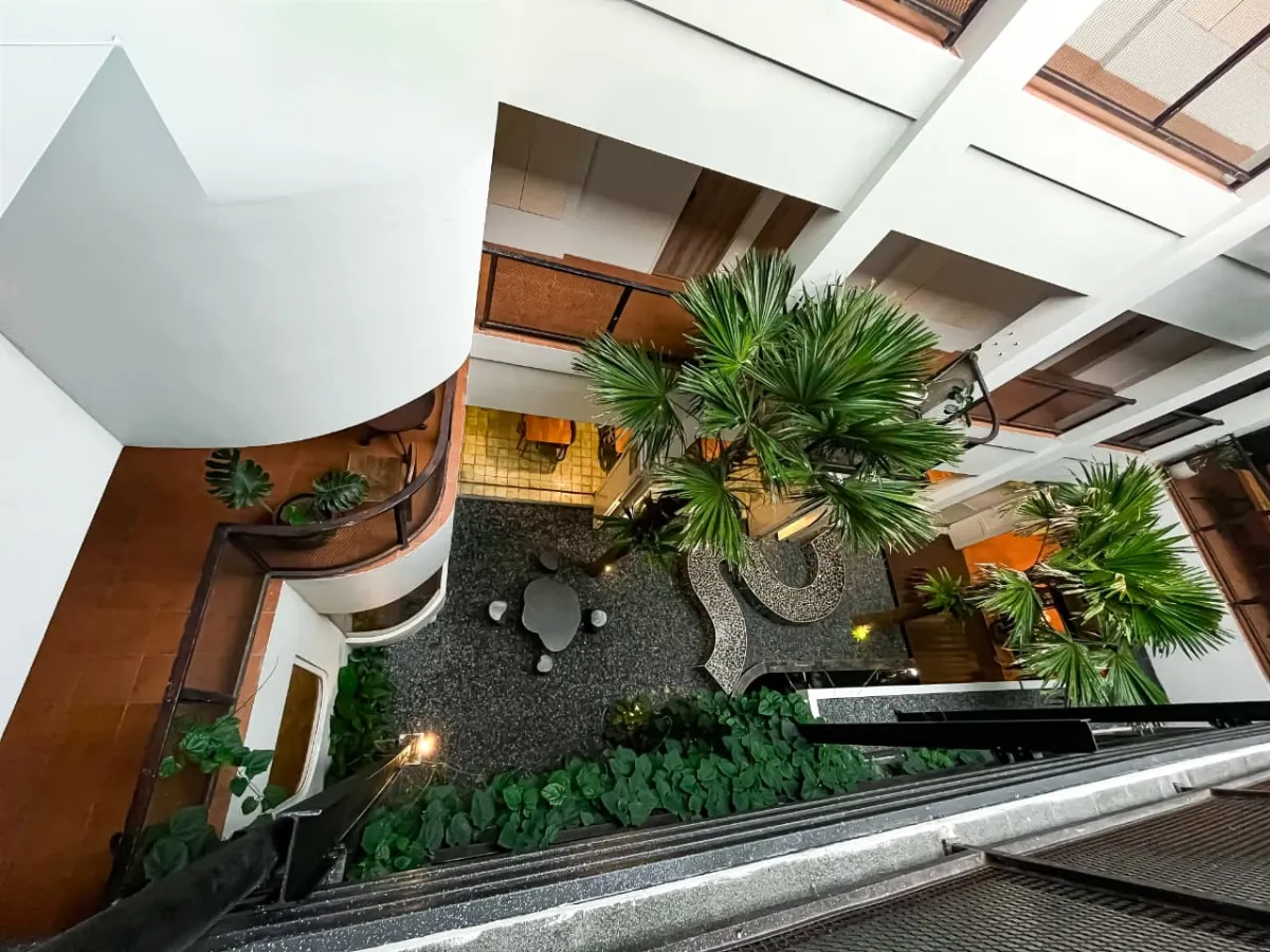 Intimate Rooftop Dining: Pengalaman Kuliner Baru di Lantai 12